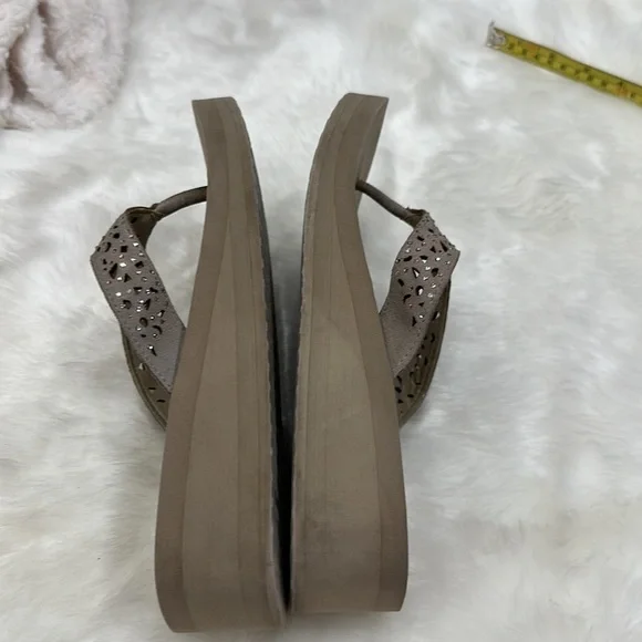 Yellow Box tan wedges size 8 - Picture 9 of 13